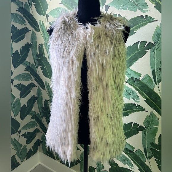 Atmosphere Cream Faux Fur Vest Size 4 - Picture 1 of 7